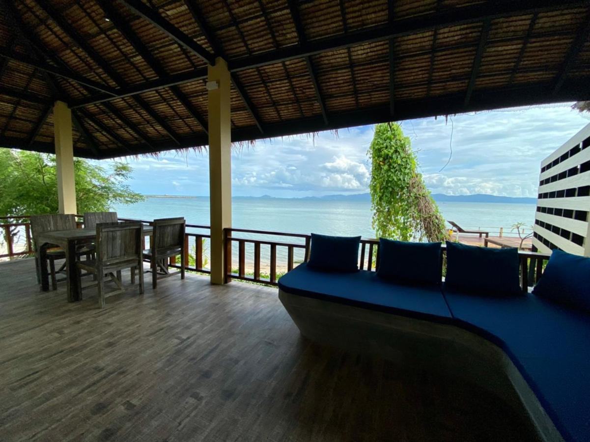 Resort Absolute Beachfront Baan Tai