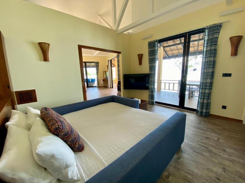 Resort Absolute Beachfront 4*