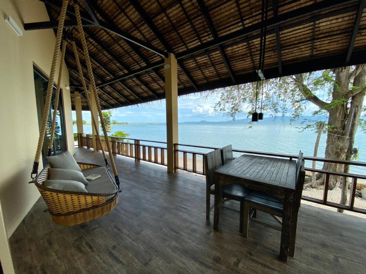 Absolute Beachfront 4*