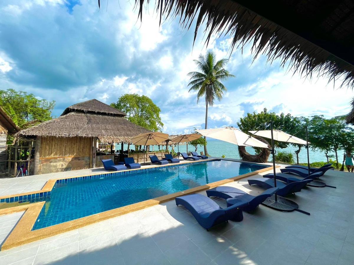 Absolute Beachfront 度假村