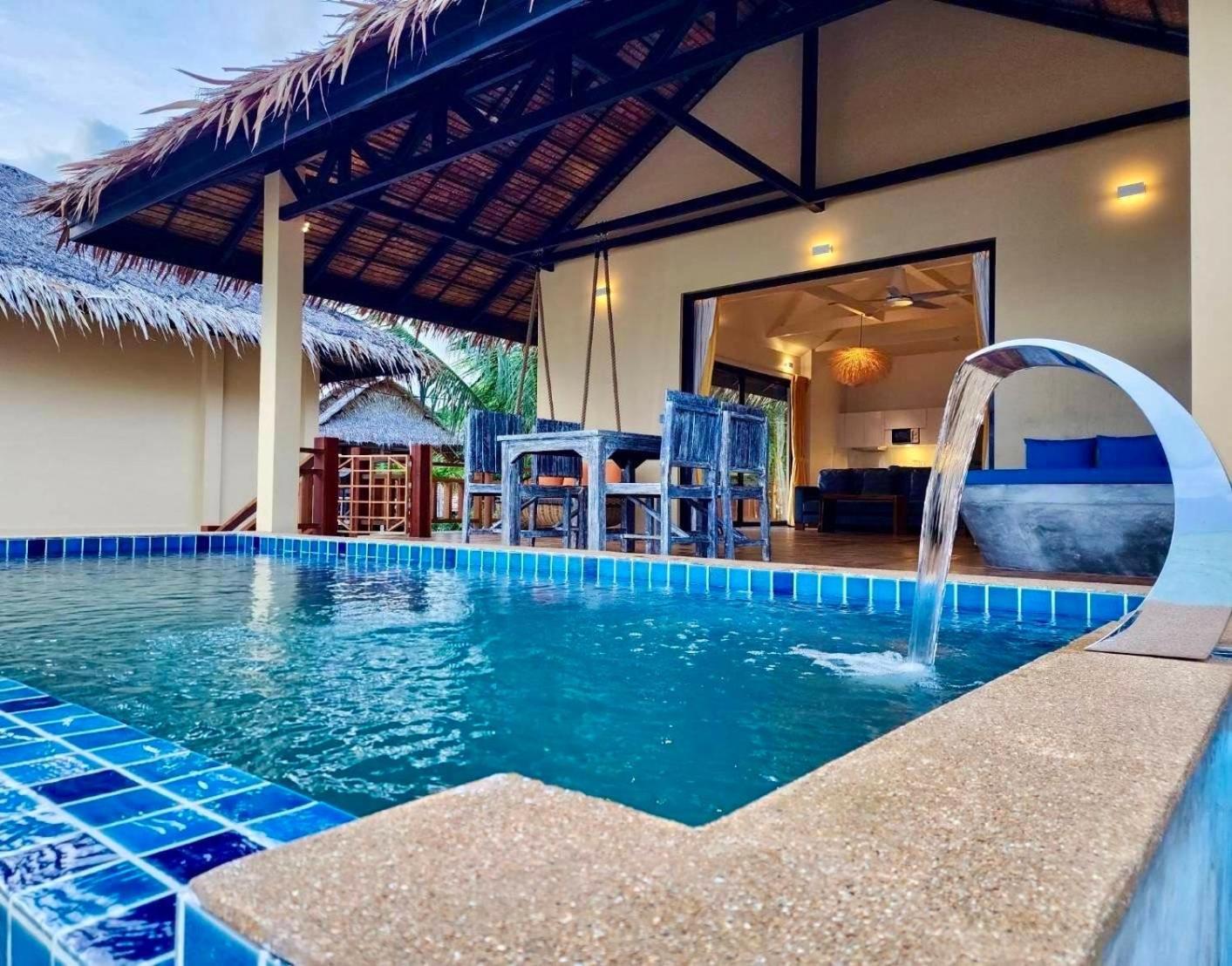 Absolute Beachfront 度假村 4*